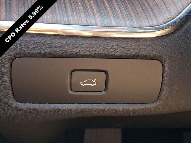 2023 Volvo XC60 B5 AWD Plus Dark Theme