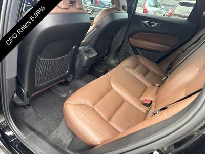2023 Volvo XC60 B5 AWD Plus Dark Theme