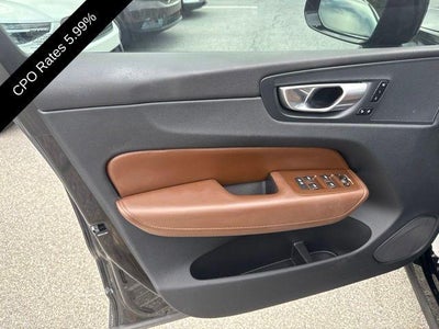 2023 Volvo XC60 B5 AWD Plus Dark Theme