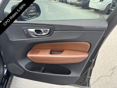 2023 Volvo XC60 B5 AWD Plus Dark Theme