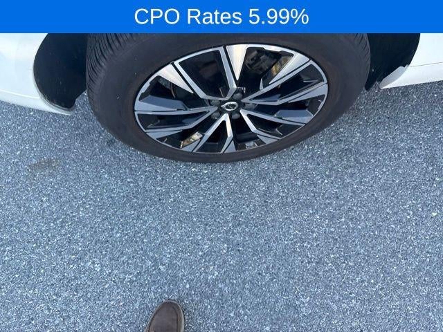 2023 Volvo XC60 B5 AWD Plus Dark Theme