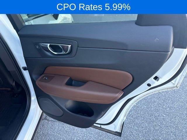 2023 Volvo XC60 B5 AWD Plus Dark Theme