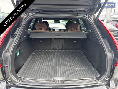 2023 Volvo XC60 B5 AWD Plus Dark Theme