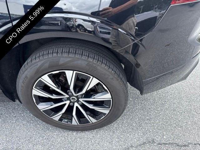 2023 Volvo XC60 B5 AWD Plus Dark Theme