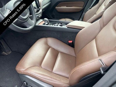 2023 Volvo XC60 B5 AWD Plus Dark Theme