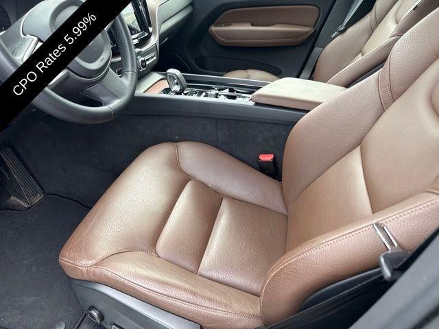 2023 Volvo XC60 B5 AWD Plus Dark Theme