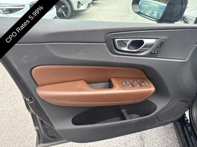 2023 Volvo XC60 B5 AWD Plus Dark Theme