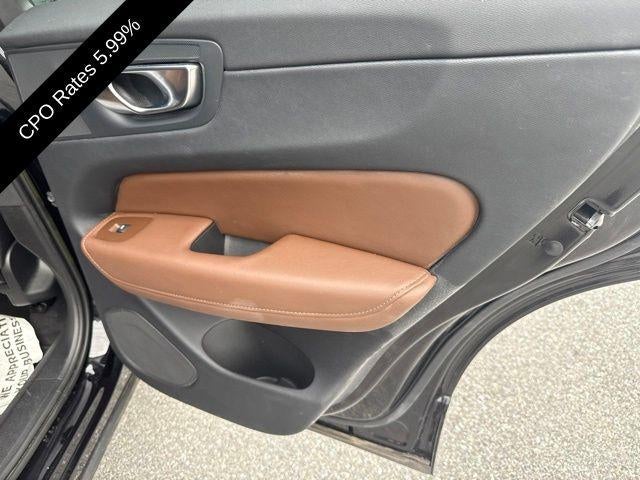 2023 Volvo XC60 B5 AWD Plus Dark Theme