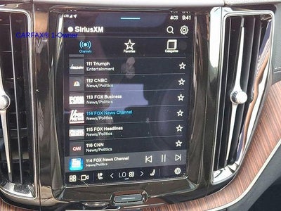 2023 Volvo XC60 B5 AWD Ultimate Dark Theme