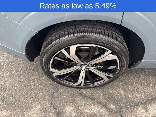 2023 Volvo XC60 B5 AWD Ultimate Dark Theme