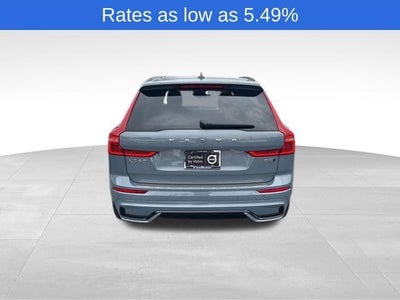 2023 Volvo XC60 B5 AWD Ultimate Dark Theme