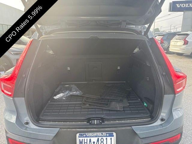 2023 Volvo XC40 B5 AWD Ultimate Bright Theme