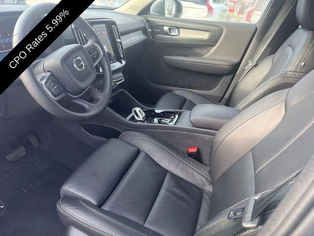 2023 Volvo XC40 B5 AWD Ultimate Bright Theme
