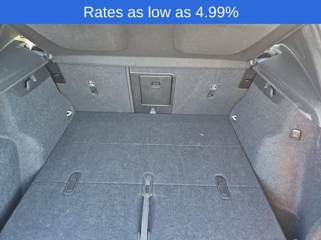 2025 Volvo XC40 B5 AWD Plus Dark Theme