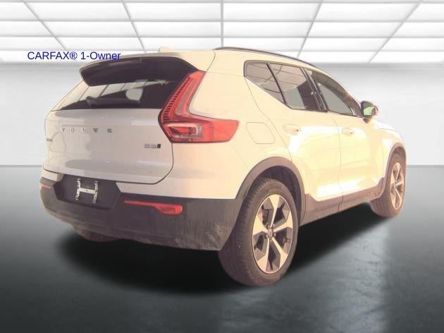2025 Volvo XC40 B5 AWD Plus Dark Theme