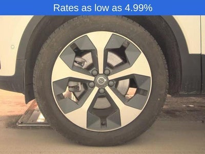 2025 Volvo XC40 B5 AWD Plus Dark Theme