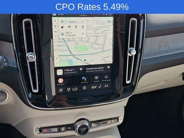 2025 Volvo XC40 B5 AWD Plus Dark Theme