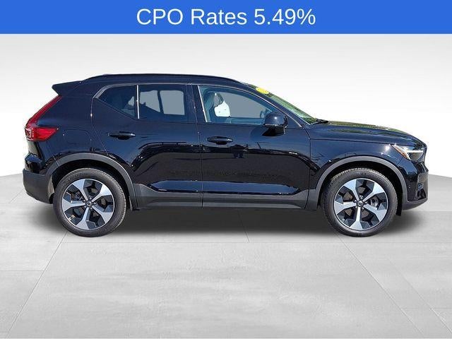 2025 Volvo XC40 B5 AWD Plus Dark Theme