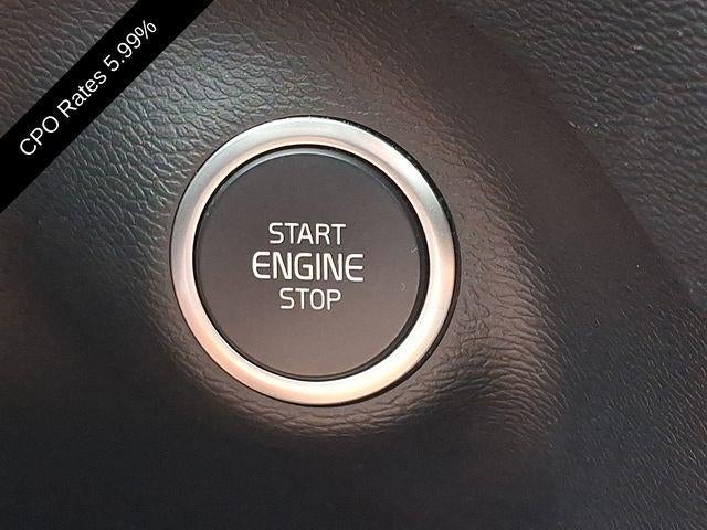 2025 Volvo XC40 B5 AWD Plus Dark Theme