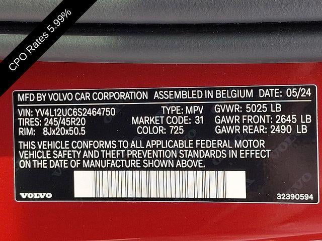 2025 Volvo XC40 B5 AWD Plus Dark Theme