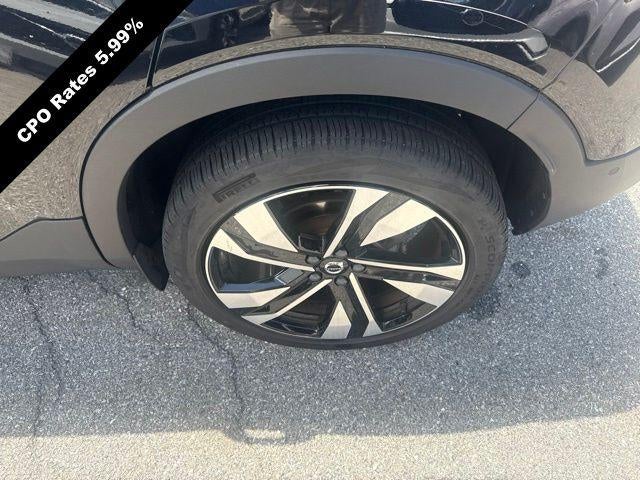 2024 Volvo XC40 B5 AWD Plus Bright Theme