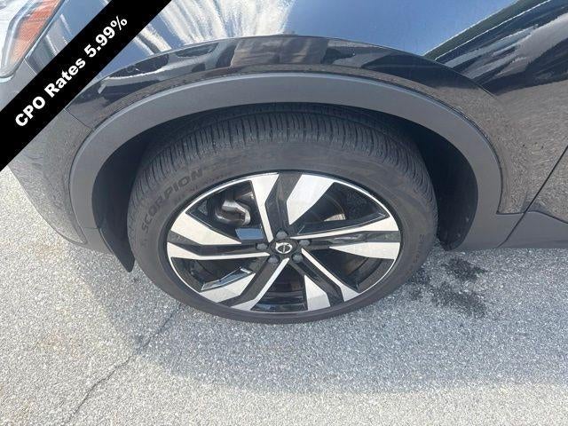 2024 Volvo XC40 B5 AWD Plus Bright Theme