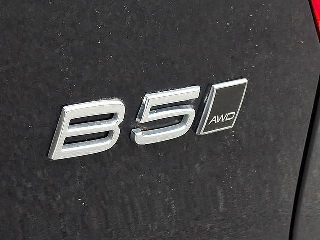 2024 Volvo XC40 B5 AWD Plus Bright Theme