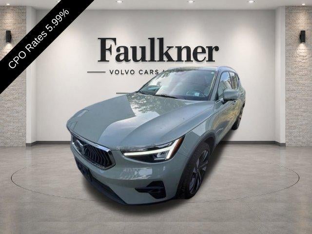 2024 Volvo XC40 B5 AWD Plus Bright Theme