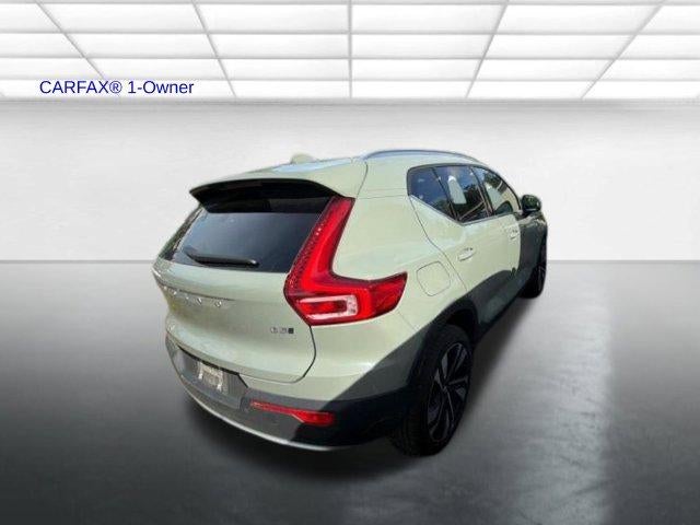 2024 Volvo XC40 B5 AWD Plus Bright Theme