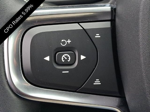 2024 Volvo XC40 B5 AWD Plus Bright Theme