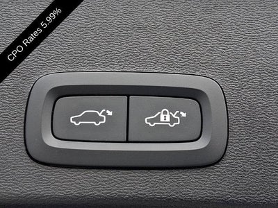 2024 Volvo XC40 B5 AWD Plus Bright Theme