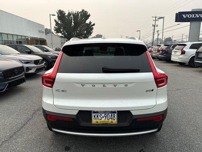 2024 Volvo XC40 B5 AWD Ultimate Bright Theme