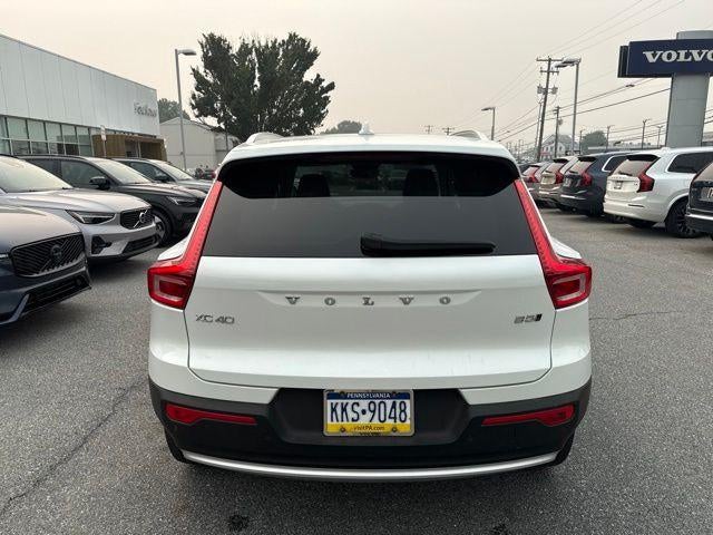 2024 Volvo XC40 B5 AWD Ultimate Bright Theme