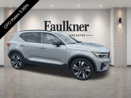 2024 Volvo XC40 B5 AWD Plus Dark Theme