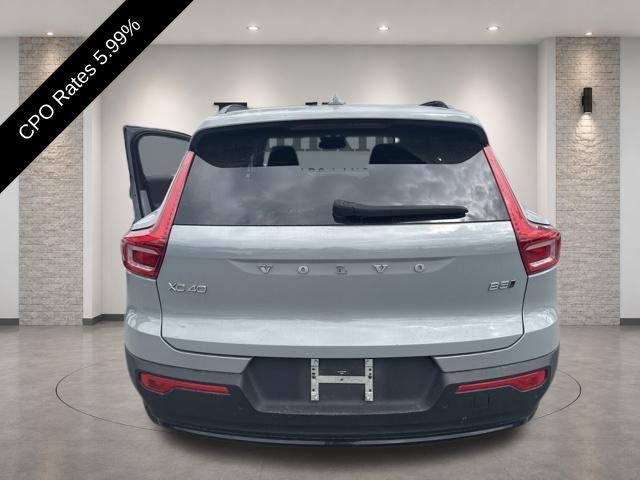 2024 Volvo XC40 B5 AWD Plus Dark Theme