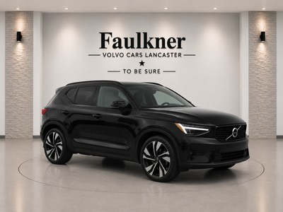 2024 Volvo XC40 B5 AWD Plus Dark Theme