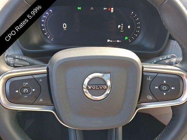 2024 Volvo XC40 B5 AWD Plus Dark Theme