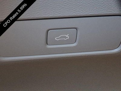 2024 Volvo XC40 B5 AWD Plus Dark Theme