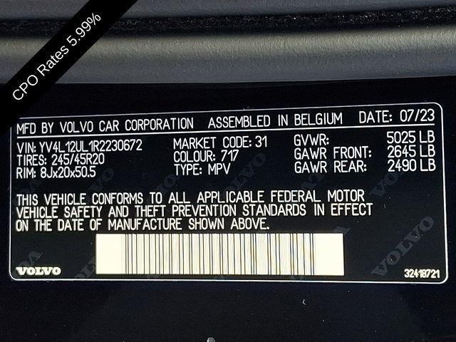 2024 Volvo XC40 B5 AWD Plus Dark Theme
