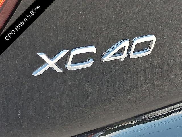 2024 Volvo XC40 B5 AWD Plus Dark Theme