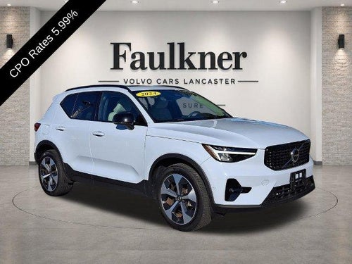 2024 Volvo XC40 B5 AWD Plus Dark Theme