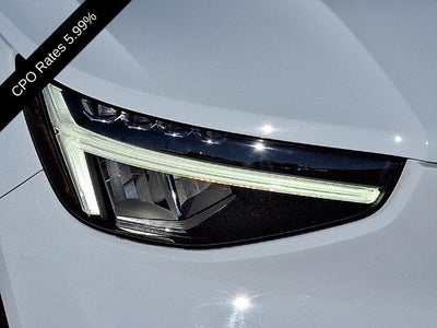 2024 Volvo XC40 B5 AWD Plus Dark Theme