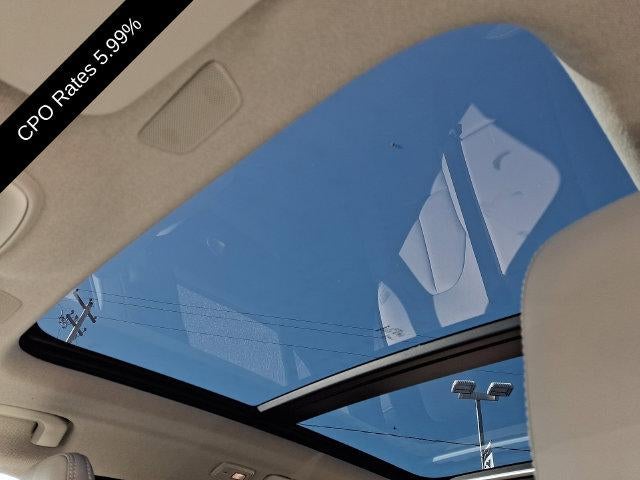 2024 Volvo XC40 B5 AWD Plus Dark Theme