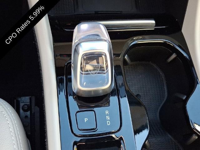 2024 Volvo XC40 B5 AWD Plus Dark Theme