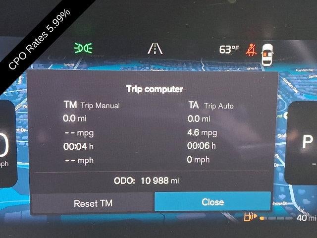 2024 Volvo XC40 B5 AWD Plus Dark Theme