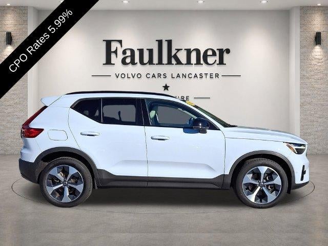 2024 Volvo XC40 B5 AWD Plus Dark Theme