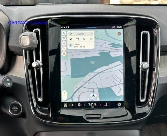 2024 Volvo XC40 B5 AWD Plus Dark Theme