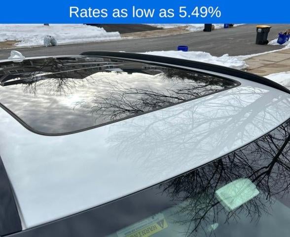 2024 Volvo XC40 B5 AWD Plus Dark Theme