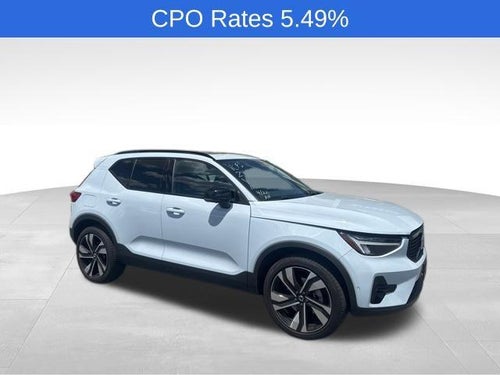 2024 Volvo XC40 B5 AWD Plus Dark Theme