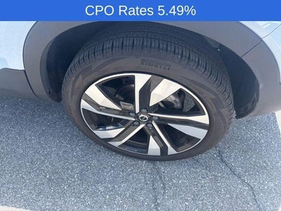 2024 Volvo XC40 B5 AWD Plus Dark Theme